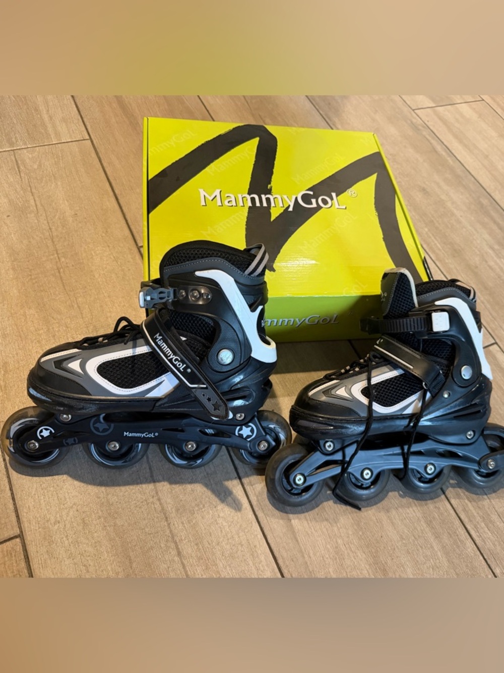 Kids Adjustable Black & White Inline Skates size 5-8